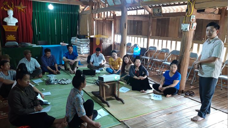 Ban quản lý dự án “VOF” Hội Nông dân tỉnh Sơn La tổ chức       tập huấn kỹ thuật cắt tỉa cành, kích hoa, chăm sóc quả