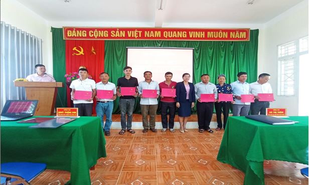 Hội Nông dân Vân Hồ phối hợp với Trung tâm Bồi dưỡng chính trị huyện Vân Hồ tổ chức lớp tập huấn nghiệp vụ cho cán bộ Hội nông dân năm 2022