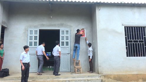 Hội Nông dân huyện Phù Yên trao nhà "Mái ấm nông dân" tại xã Huy Bắc