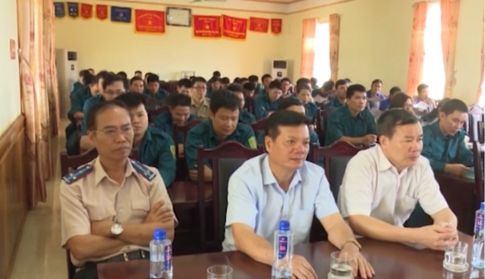 Cán bộ Hội Nông dân tỉnh tham gia huấn luyện dân quân tự vệ năm 2017